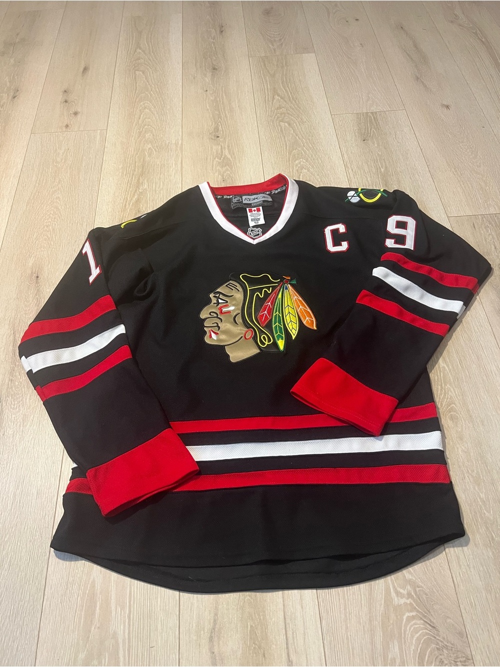 Chicago Blackhawks Men’s Black Hockey Jersey Sweater - #19 Captain